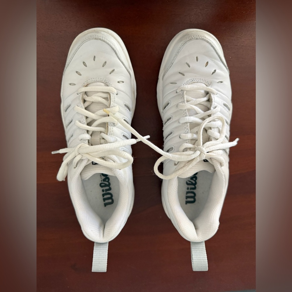 🎾WILSON COURT SHOES perfect for pickleball and tennis! 🎾 Women’s Size 6.